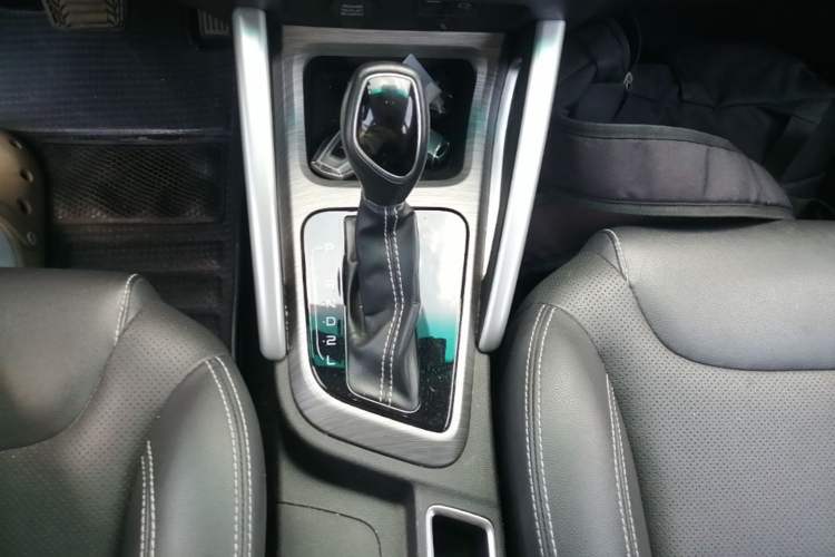 Used Geely Auto Vision X3 2017 1.5L Automatic Elite Model Gear Lever