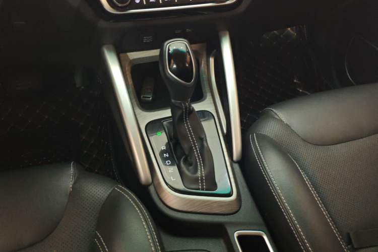 Used Geely Auto Vision X3 2017 1.5L Automatic Elite Model Gear Lever