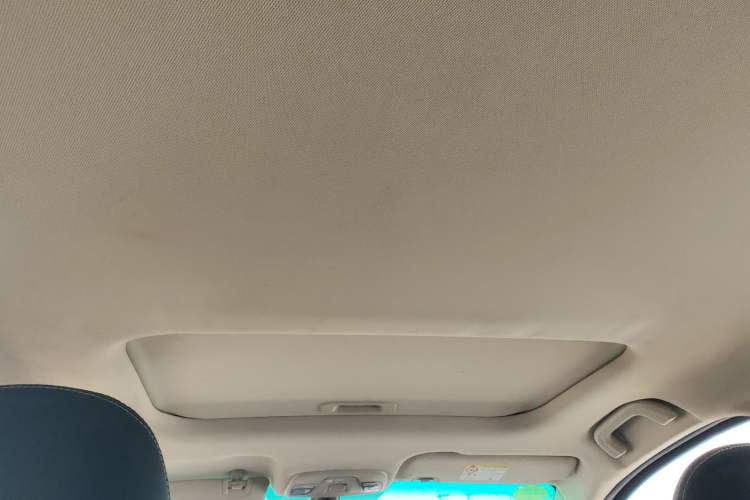 Used Geely Auto Vision X3 2017 1.5L Manual Luxury Model Headliner