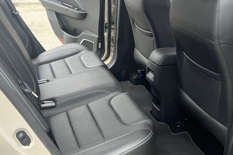 Used Geely Auto Vision X3 2017 1.5L Manual Elite Model Interior 4