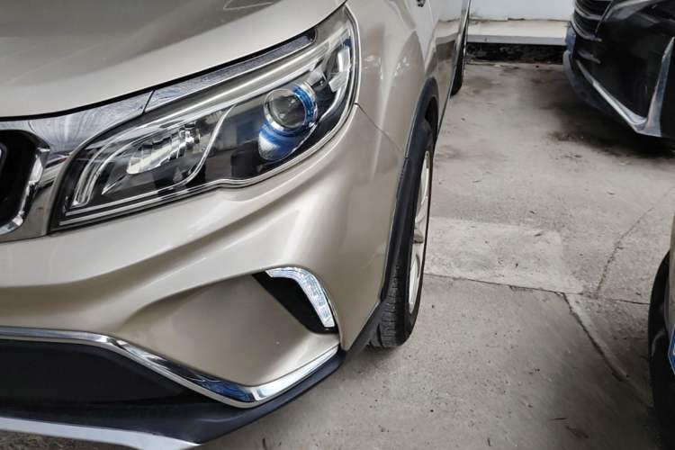 Used Geely Auto Vision X3 2017 1.5L Automatic Elite Model Left Front Headlight