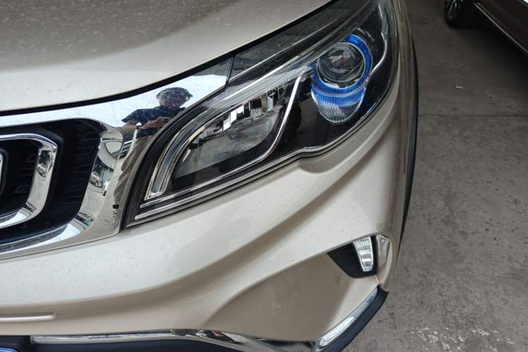 Used Geely Auto Vision X3 2017 1.5L Automatic Elite Model Left Front Headlight