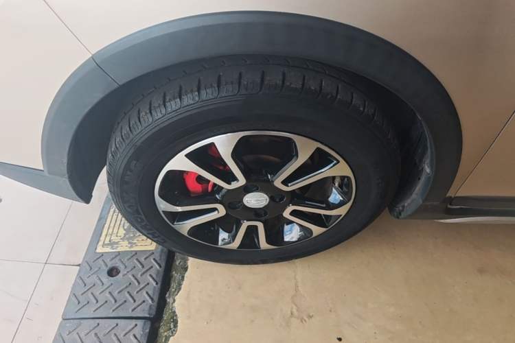 Used Geely Auto Vision X3 2017 1.5L Automatic Luxury Model Left Front Wheel Hub