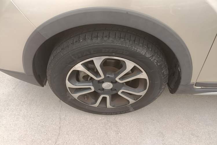 Used Geely Auto Vision X3 2017 1.5L Manual Elite Model Left Front Wheel Hub