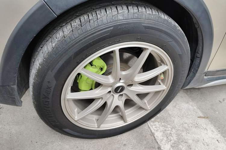 Used Geely Auto Vision X3 2017 1.5L Automatic Elite Model Left Front Wheel Hub
