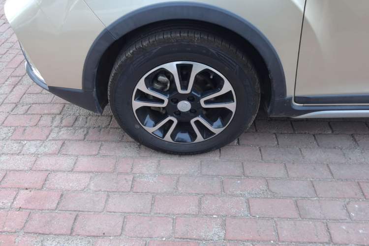 Used Geely Auto Vision X3 2017 1.5L Manual Elite Model Left Front Wheel Hub