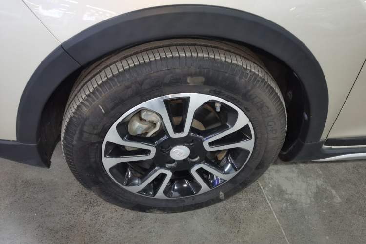 Used Geely Auto Vision X3 2017 1.5L Automatic Elite Model Left Front Wheel Hub