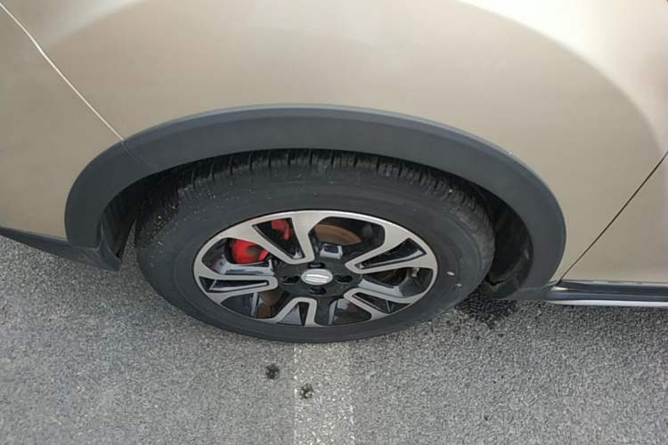 Used Geely Auto Vision X3 2017 1.5L Automatic Luxury Model Left Front Wheel Hub
