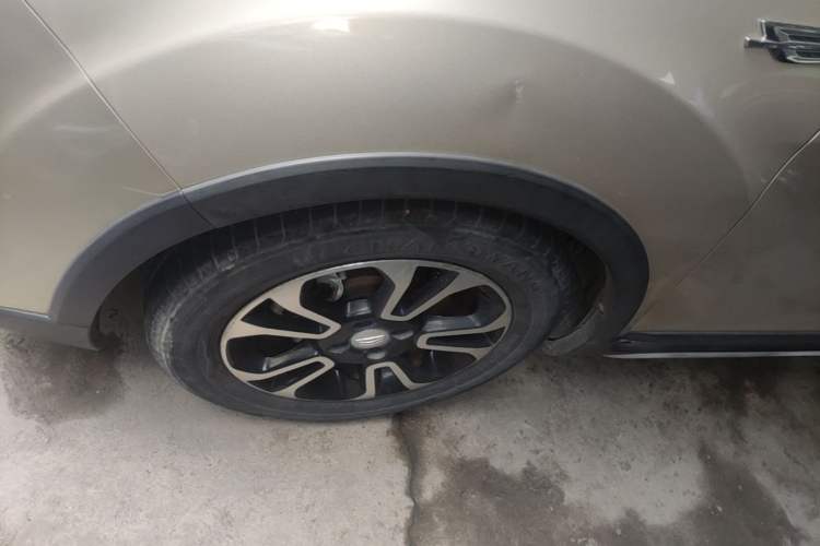 Used Geely Auto Vision X3 2017 1.5L Automatic Elite Model Left Front Wheel Hub