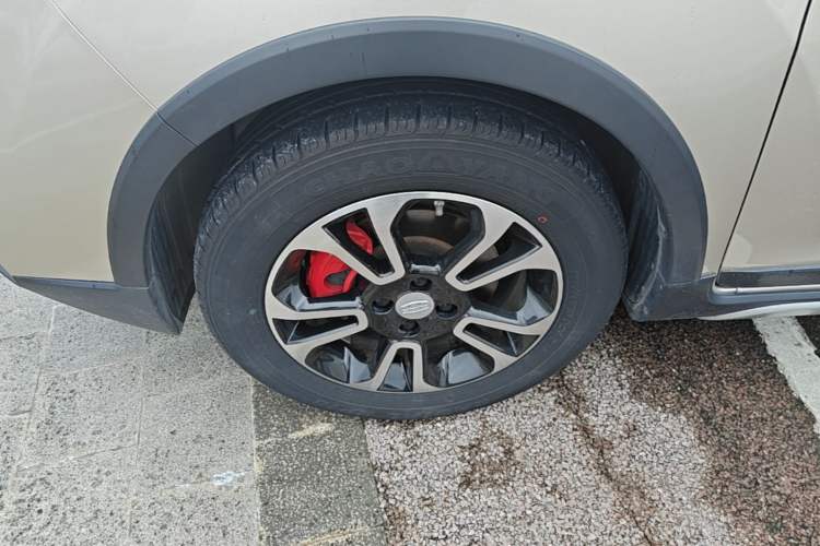 Used Geely Auto Vision X3 2017 1.5L Automatic Luxury Model Left Front Wheel Hub