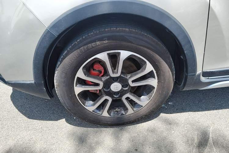 Used Geely Auto Vision X3 2017 1.5L Manual Luxury Model Left Front Wheel Hub