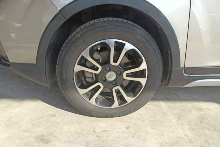 Used Geely Auto Vision X3 2017 1.5L Automatic Elite Model Left Front Wheel Hub