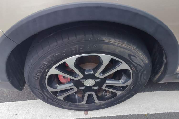 Used Geely Auto Vision X3 2017 1.5L Automatic Luxury Model Left Front Wheel Hub