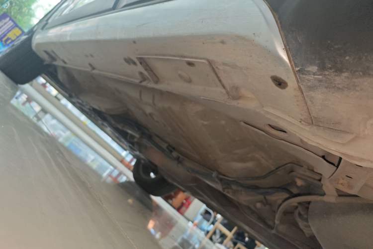 Used Geely Auto Vision X3 2017 1.5L Automatic Elite Model Left Side Sill