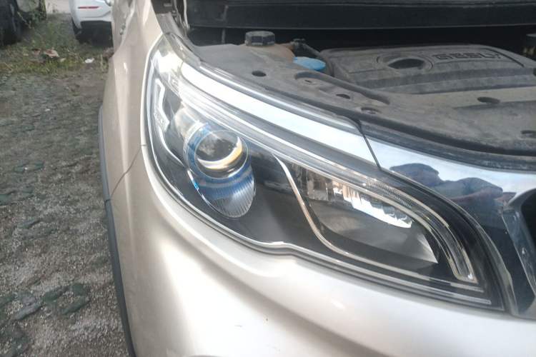 Used Geely Auto Vision X3 2017 1.5L Manual Elite Model Right Front Headlight