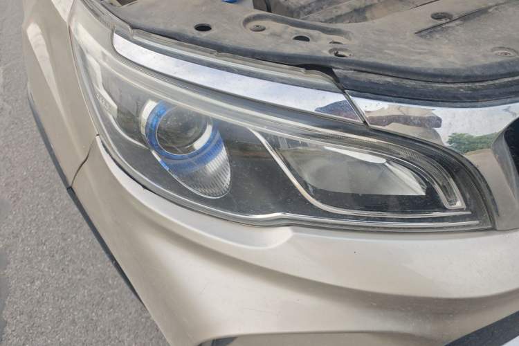 Used Geely Auto Vision X3 2017 1.5L Manual Luxury Model Right Front Headlight