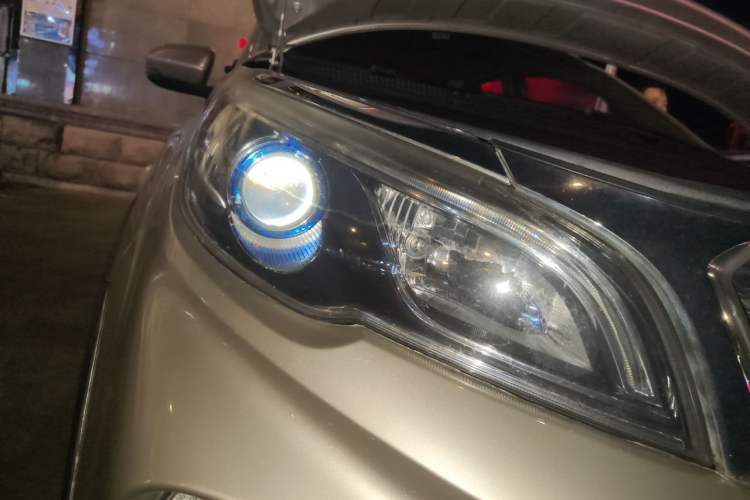 Used Geely Auto Vision X3 2017 1.5L Automatic Elite Model Right Front Headlight