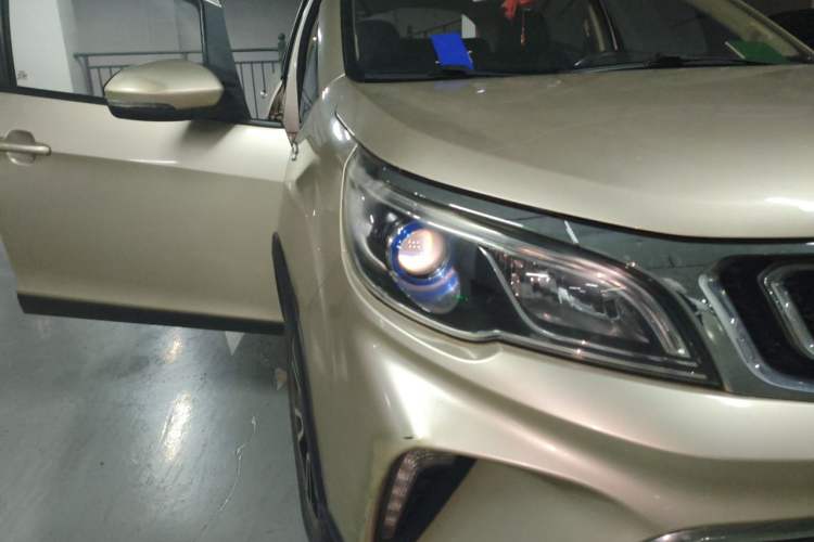 Used Geely Auto Vision X3 2017 1.5L Manual Elite Model Right Front Headlight