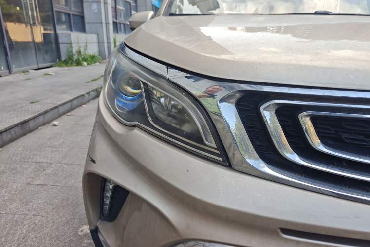 Used Geely Auto Vision X3 2017 1.5L Automatic Luxury Model Right Front Headlight