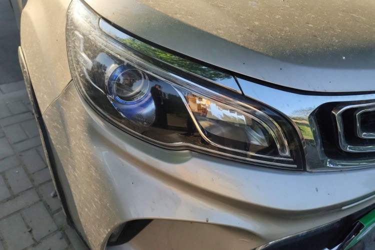 Used Geely Auto Vision X3 2017 1.5L Automatic Elite Model Right Front Headlight