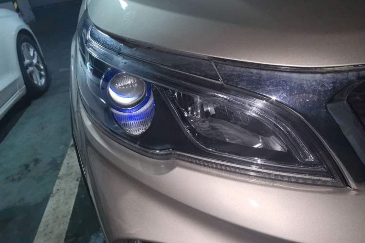 Used Geely Auto Vision X3 2017 1.5L Automatic Luxury Model Right Front Headlight