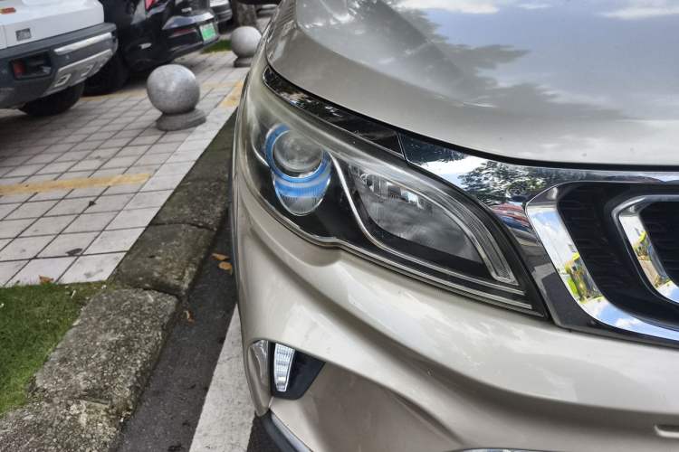 Used Geely Auto Vision X3 2017 1.5L Automatic Luxury Model Right Front Headlight