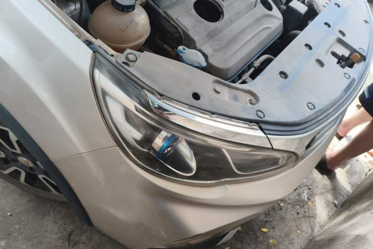 Used Geely Auto Vision X3 2017 1.5L Manual Luxury Model Right Front Headlight