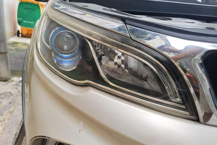 Used Geely Auto Vision X3 2017 1.5L Automatic Elite Model Right Front Headlight