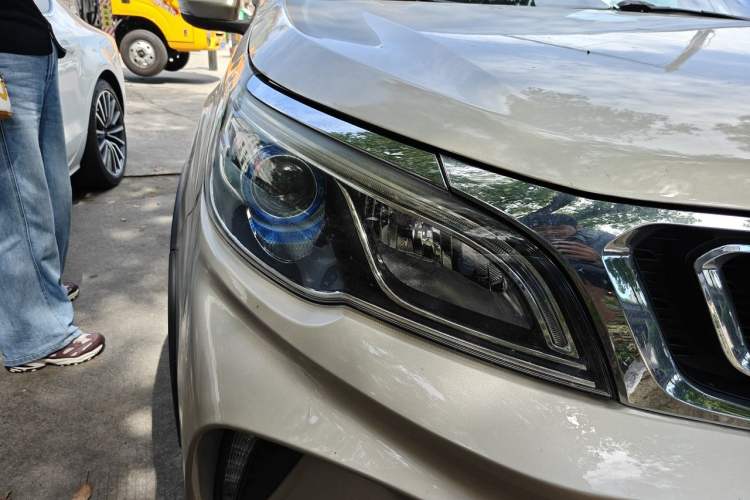 Used Geely Auto Vision X3 2017 1.5L Automatic Luxury Model Right Front Headlight