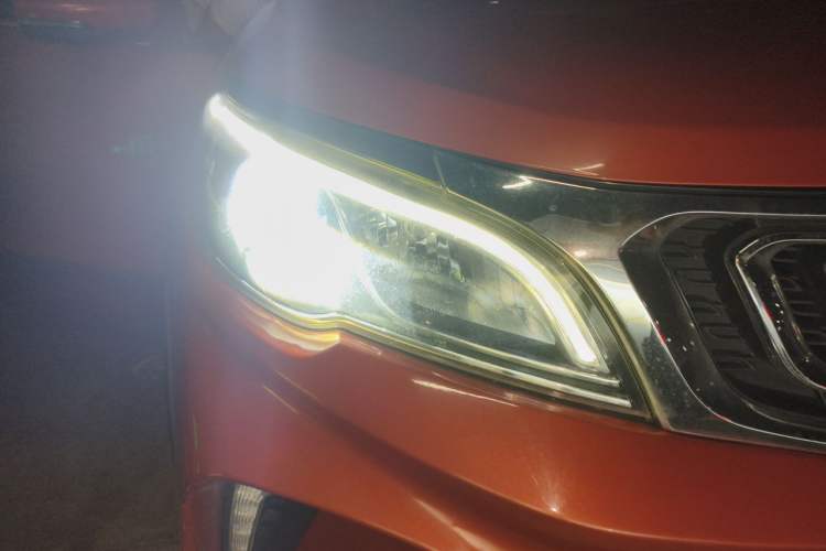 Used Geely Auto Vision X3 2017 1.5L Automatic Luxury Model Right Front Headlight