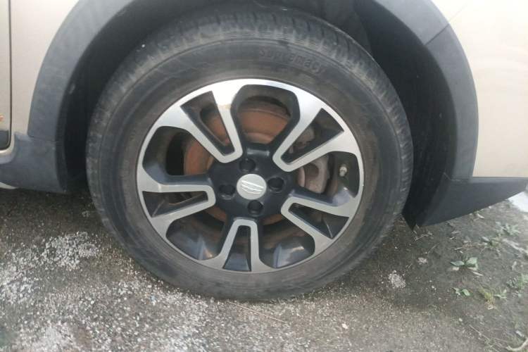 Used Geely Auto Vision X3 2017 1.5L Manual Elite Model Right Front Wheel Hub
