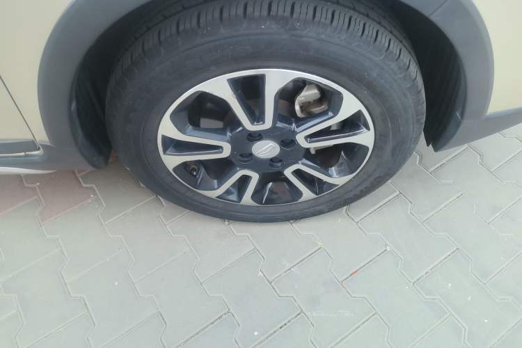 Used Geely Auto Vision X3 2017 1.5L Manual Elite Model Right Front Wheel Hub