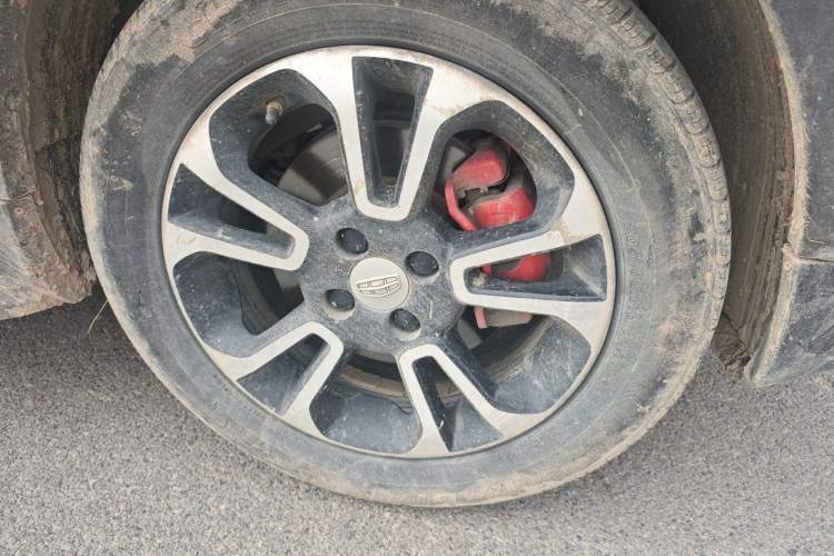 Used Geely Auto Vision X3 2017 1.5L Manual Luxury Model Right Front Wheel Hub