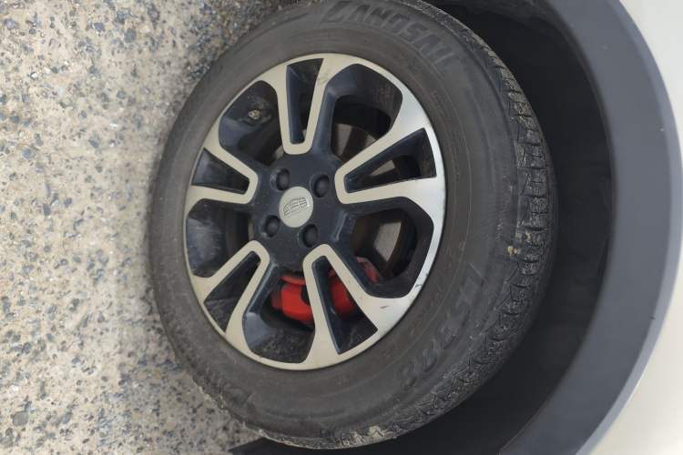 Used Geely Auto Vision X3 2017 1.5L Manual Luxury Model Right Front Wheel Hub
