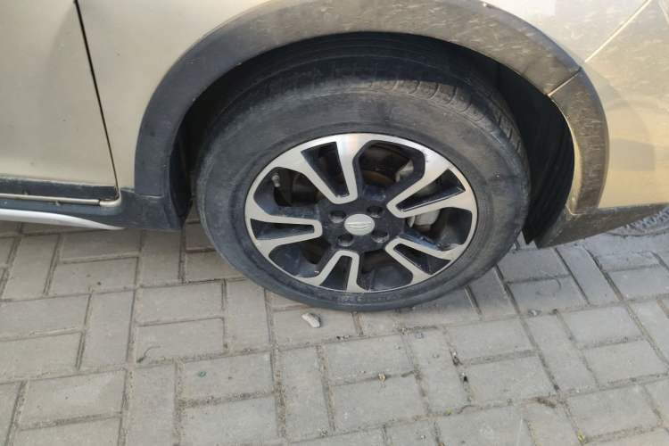 Used Geely Auto Vision X3 2017 1.5L Automatic Elite Model Right Front Wheel Hub