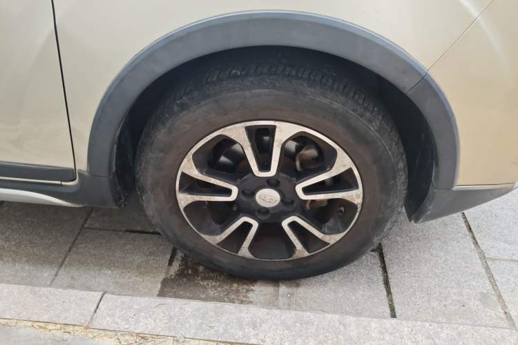 Used Geely Auto Vision X3 2017 1.5L Automatic Elite Model Right Front Wheel Hub