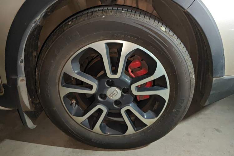 Used Geely Auto Vision X3 2017 1.5L Automatic Luxury Model Right Front Wheel Hub