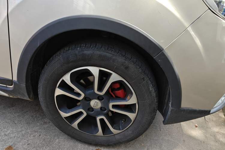 Used Geely Auto Vision X3 2017 1.5L Automatic Luxury Model Right Front Wheel Hub
