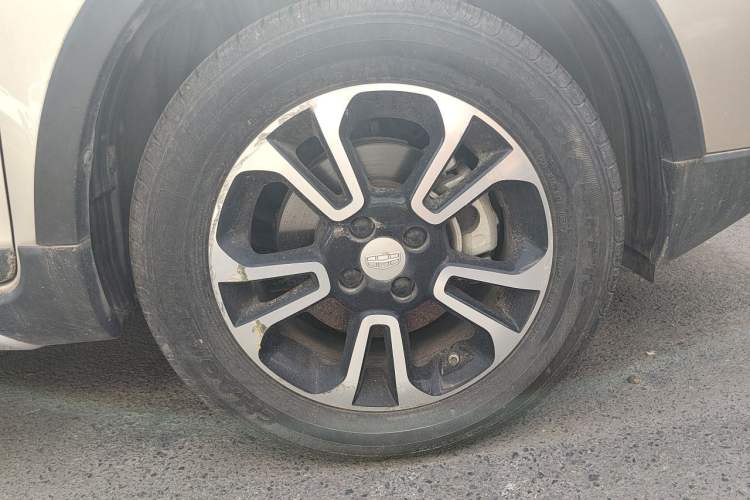Used Geely Auto Vision X3 2017 1.5L Automatic Elite Model Right Front Wheel Hub