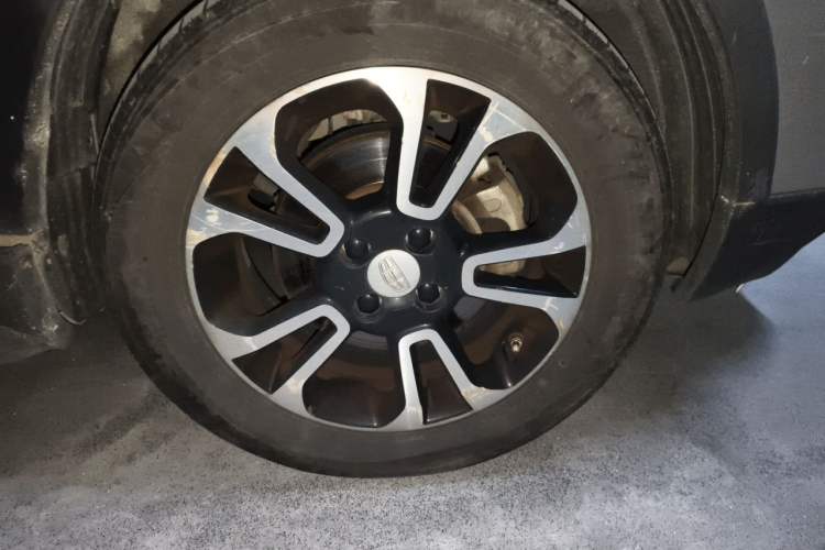 Used Geely Auto Vision X3 2017 1.5L Manual Elite Model Right Front Wheel Hub