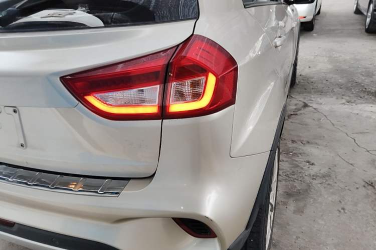 Used Geely Auto Vision X3 2017 1.5L Automatic Elite Model Right Rear Taillight