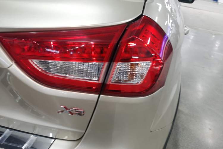 Used Geely Auto Vision X3 2017 1.5L Automatic Elite Model Right Rear Taillight