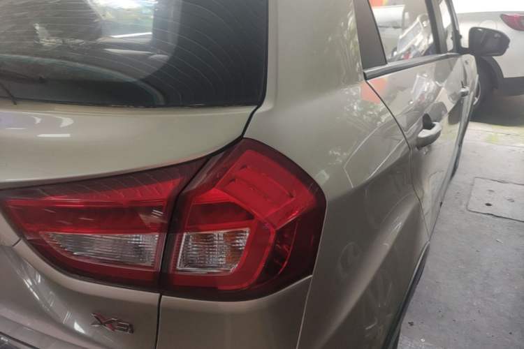 Used Geely Auto Vision X3 2017 1.5L Automatic Elite Model Right Rear Taillight
