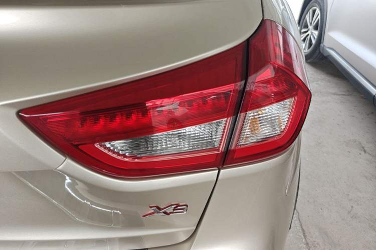 Used Geely Auto Vision X3 2017 1.5L Automatic Elite Model Right Rear Taillight