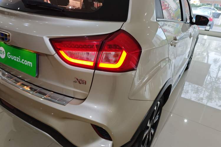 Used Geely Auto Vision X3 2017 1.5L Automatic Elite Model Right Rear Taillight