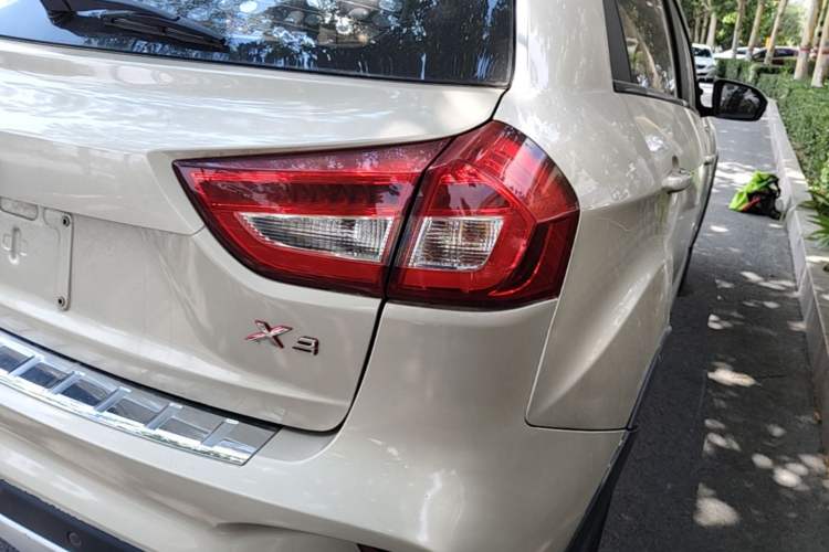 Used Geely Auto Vision X3 2017 1.5L Manual Luxury Model Right Rear Taillight