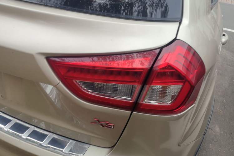 Used Geely Auto Vision X3 2017 1.5L Automatic Luxury Model Right Rear Taillight