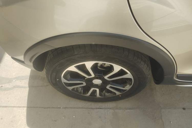 Used Geely Auto Vision X3 2017 1.5L Automatic Elite Model Right Rear Wheel Hub