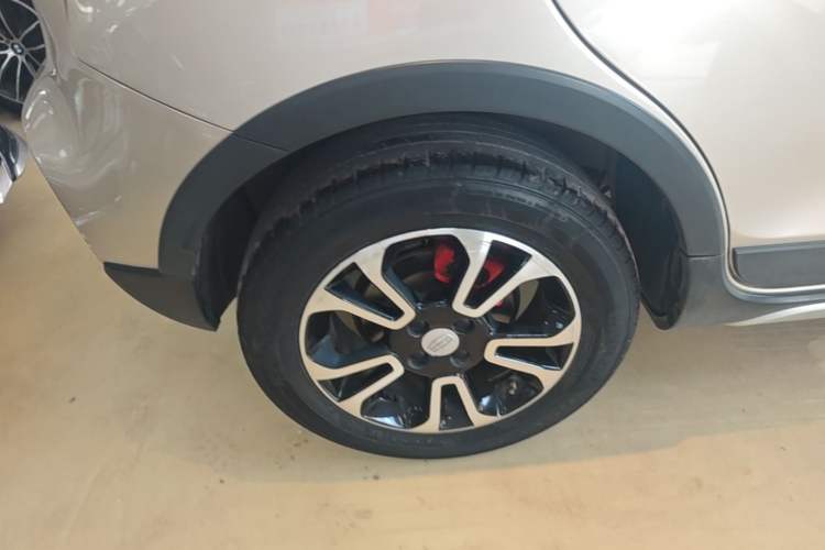 Used Geely Auto Vision X3 2017 1.5L Automatic Luxury Model Right Rear Wheel Hub