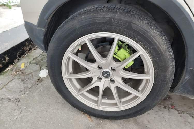Used Geely Auto Vision X3 2017 1.5L Automatic Elite Model Right Rear Wheel Hub